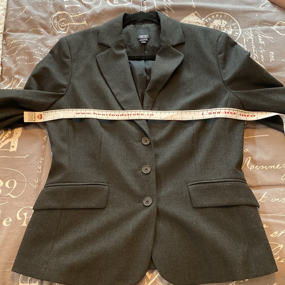 3 for $30 Espirit Grey lined Blazer - Picture 7 of 9